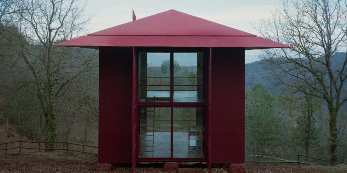 Prefabricated Picket Home in Barcelona Woods