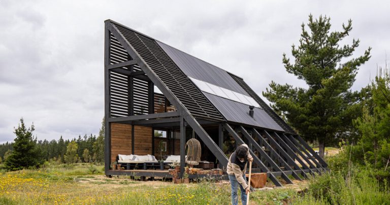 “Shelter 45” within the type of a wedge constructed by Gonzalo Rufin + Felipe Toro