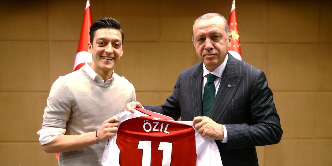 Mesut Ozil: The previous midfielder of Arsenal and Actual Madrid enters Turkish politics | World information