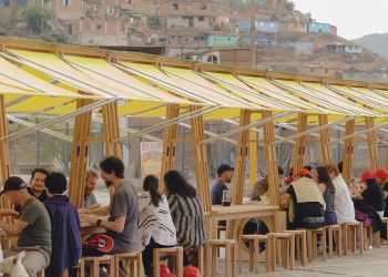 Sobmesas Modular Desk System promotes communal meals in Peru