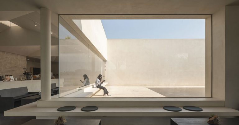 The funnel -shaped openings carry mild to the Songmont derhstudio retail house