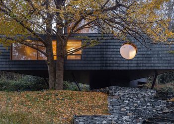 Geometric openings Pierce elevat TreeHouse by Moguang Studio