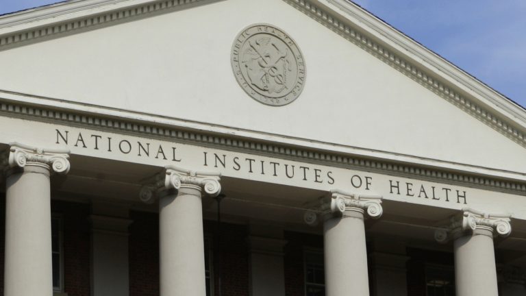 NIH funding freeze stalls $1.5 billion in medical analysis grant funding : Photographs