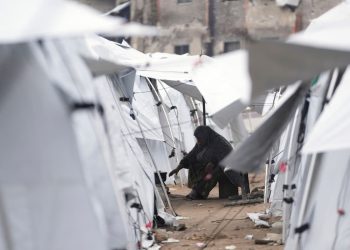 Israel dangers violating worldwide legislation by blocking support in Gaza, says Minter