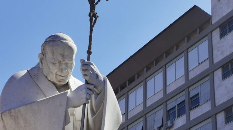 Pope Francis suffers respiratory disaster, prognosis stays unsure