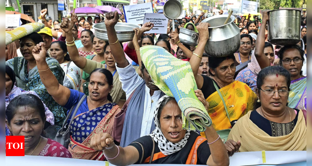 Healthcare heroes unpaid, babus rewarded | India Information