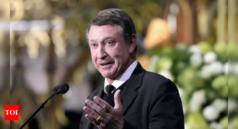 “He didn’t pay me”: Wayne Gretzky is joking in regards to the coach of Canada, Jon Cooper, amid a steady response to his reference to Donald Trump | Nhl information