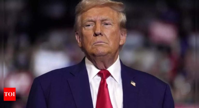 The Trump Administration launches the app for “self-deferment” of unlawful immigrants