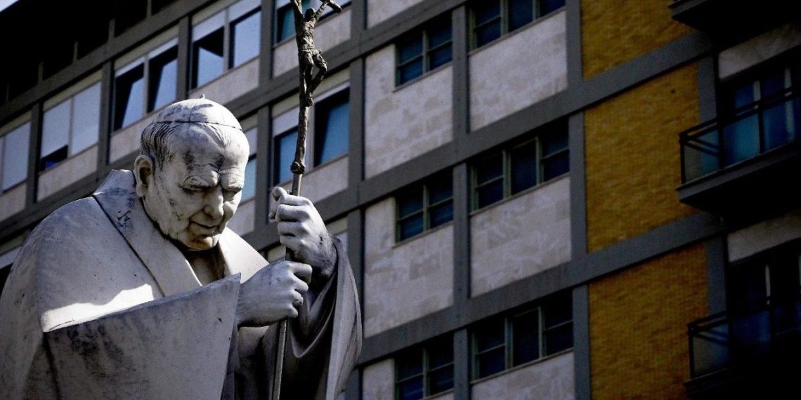 Pope is enhancing and more and more makes use of much less high-flow oxygen