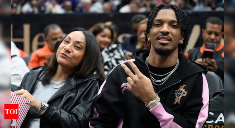 “No surprise Jayden is a 25 -year -old virgin”: Jayden Daniels’s mom retains Juju Watkins at a distance in the course of the NCAA sport, and followers have ideas | NFL information