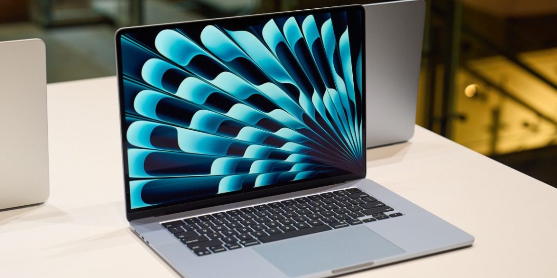 Our first have a look at Apple’s Sky Blue MacBook Air