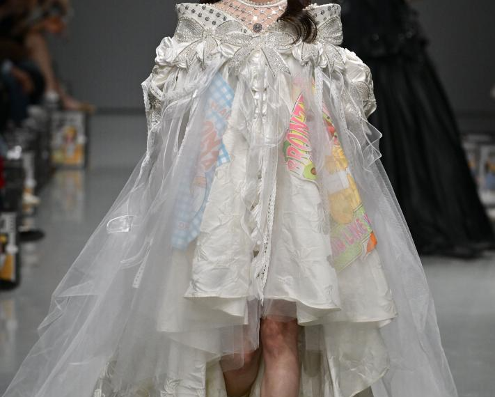 Creations of Bronze Lucia introduced throughout 2025 China Style Week-Xinhua