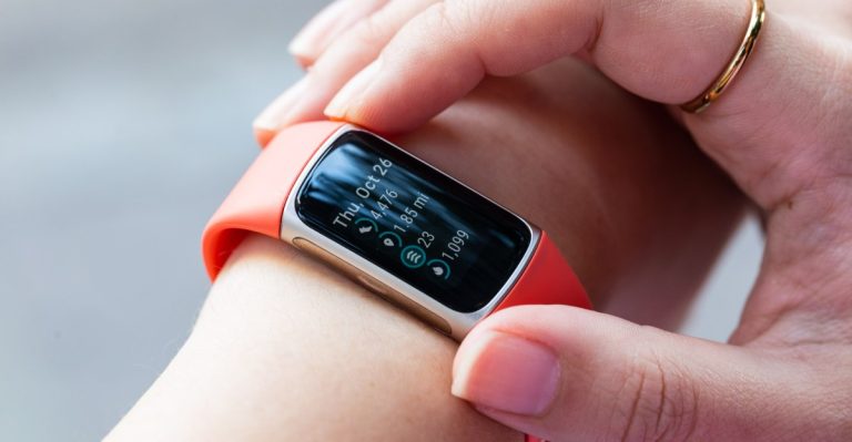 The deadline for migration of the Fitbit-to-Google account strikes in 2026