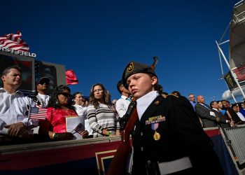 U.S. inexperienced card holders cancel journeys, on edge after detentions