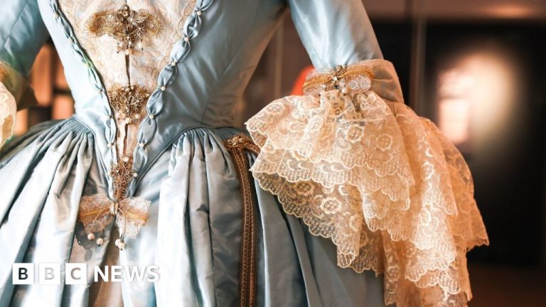 Royal trend exhibition on show