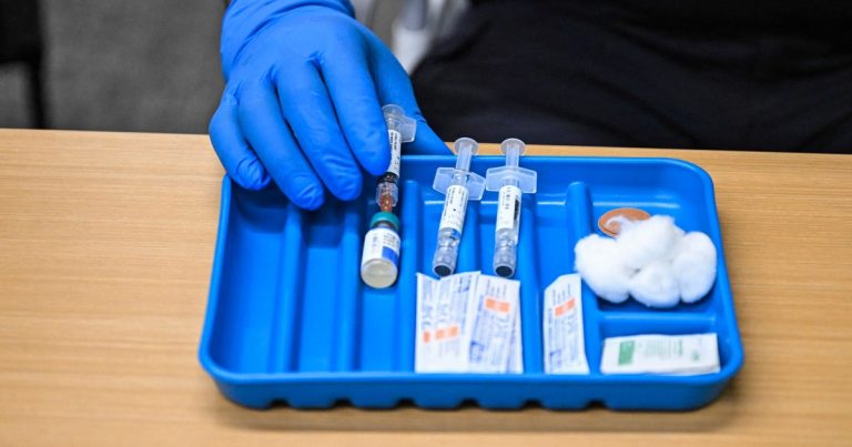 Answering questions on vaccines and the illness
