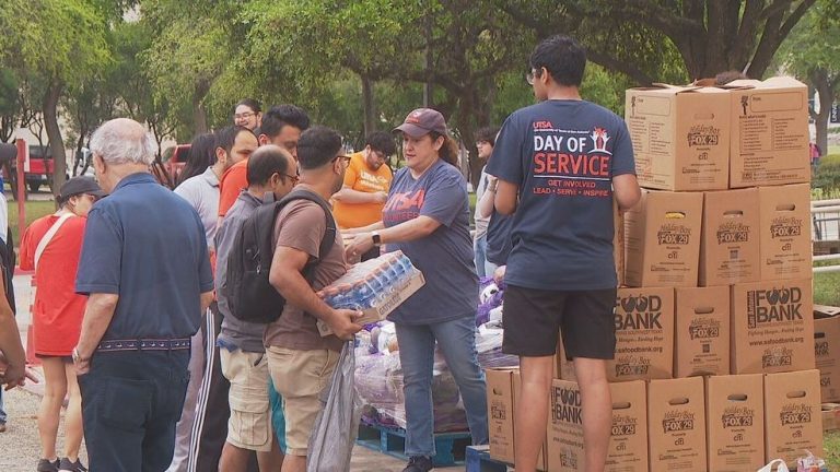 UTSA holds first cellular meals distribution to deal with pupil starvation on Day of Service
