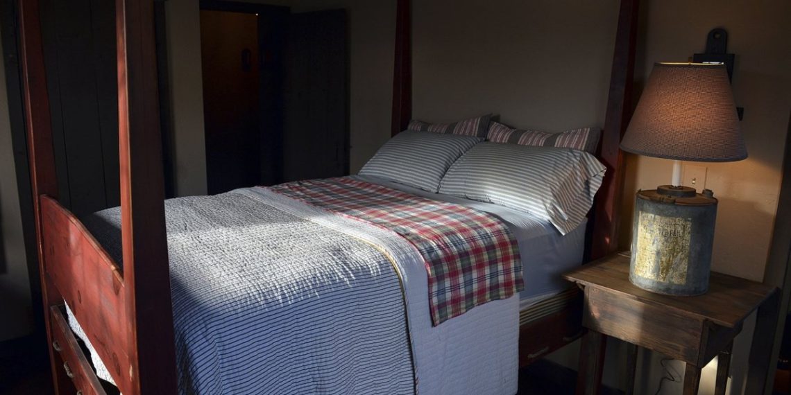 How a lot sleep do you actually need? Specialists say it relies upon