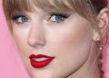Why Taylor Swift Followers Assume She’s Recovering From Plastic Surgical procedure