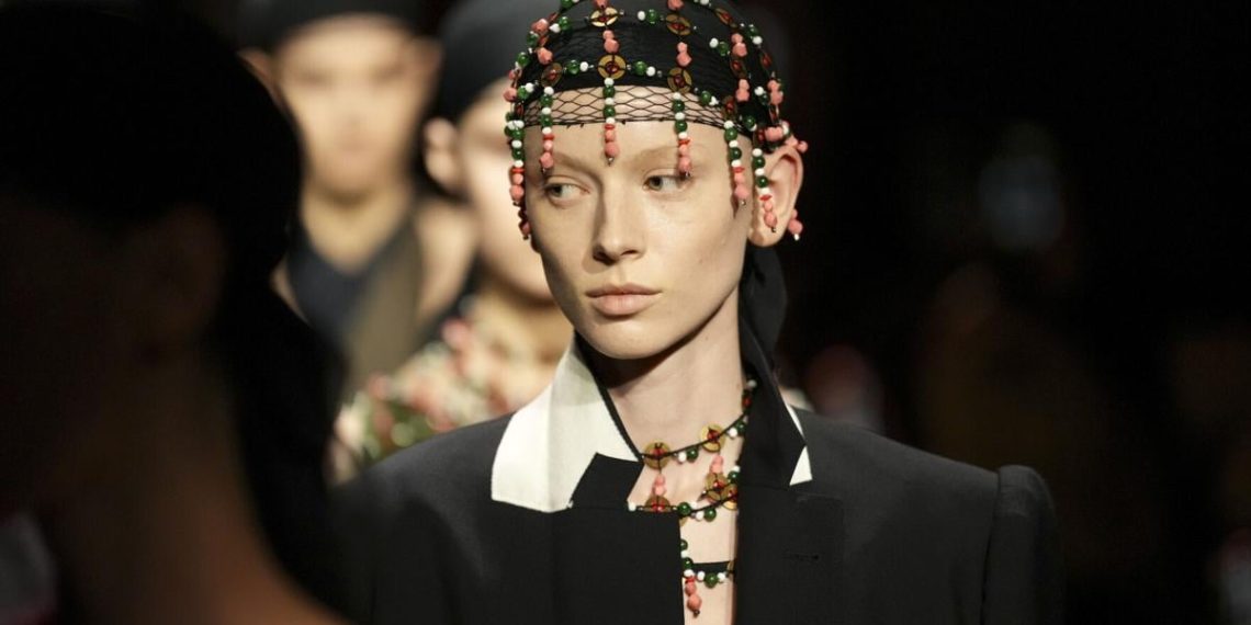 France Trend Dries Van Noten F/W 25/26 – Goshen Information