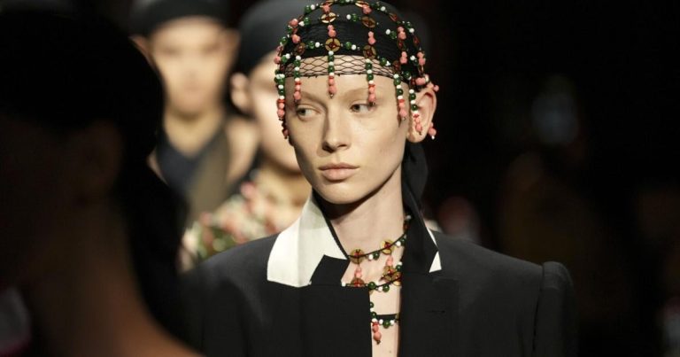 France Trend Dries Van Noten F/W 25/26 – Goshen Information