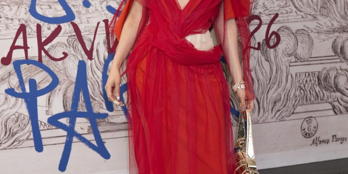 France Style Vivienne Westwood F/W 25/26 Picture Name – Goshen Information