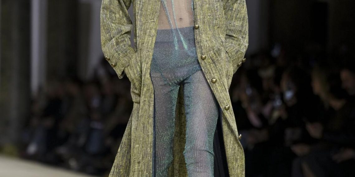 France Vogue Vivienne Westwood F/W 25/26 – Goshen Information