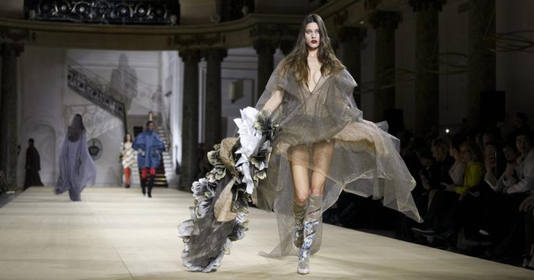 Andreas Kronthaler honors Westwood with a theatrical, rule-breaking imaginative and prescient at Paris Vogue Week – Watertown Each day Instances