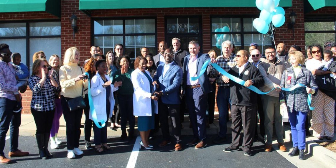 Ribbon Reducing Held for Essentia Girls’s Well being & Aesthetics – Fayette County Information