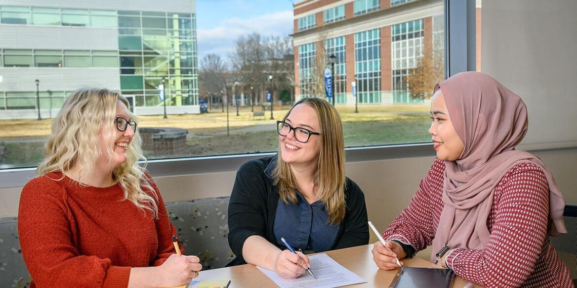 MTSU's TXMD presents "Retro Rewind” vogue exhibit by March 22 – Tullahoma Information and Guardian