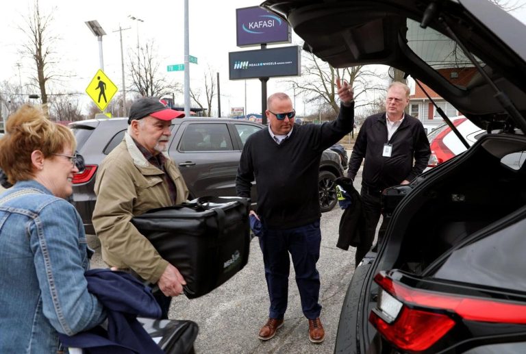 'March on Meals' tour brings meals, firm to Kenosha County seniors – Kenosha Information