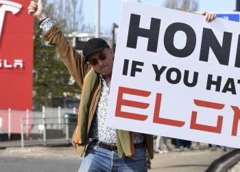 Photograph assortment: Tesla Proteste – Goskagit.com