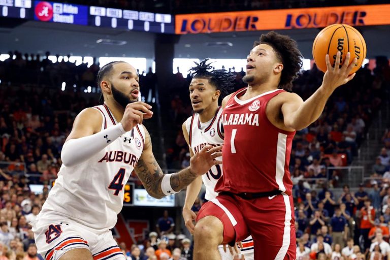No. 7 Alabama Strons No. 1 Auburn, 93-91, on Mark Sears pocket in extensions