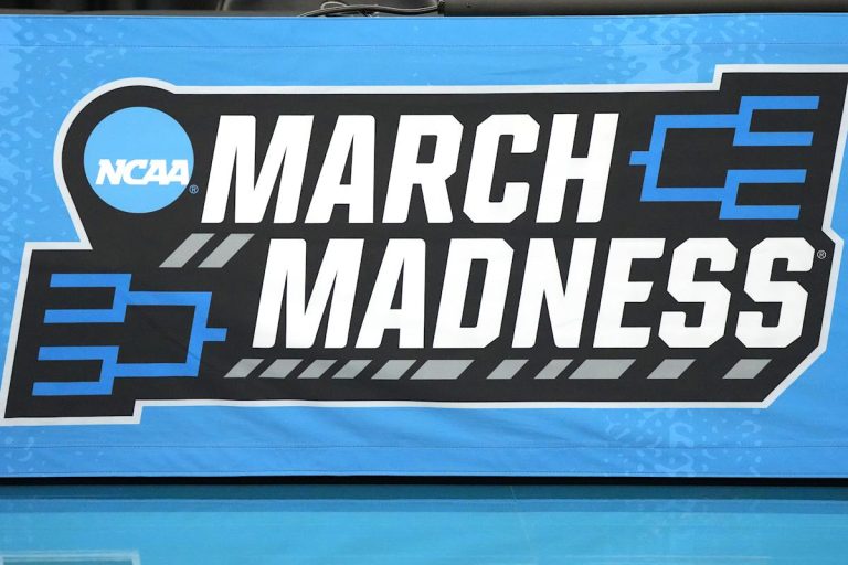 Dwell updates in dwell, scores, landmarks: Observe all event ncaa day 1