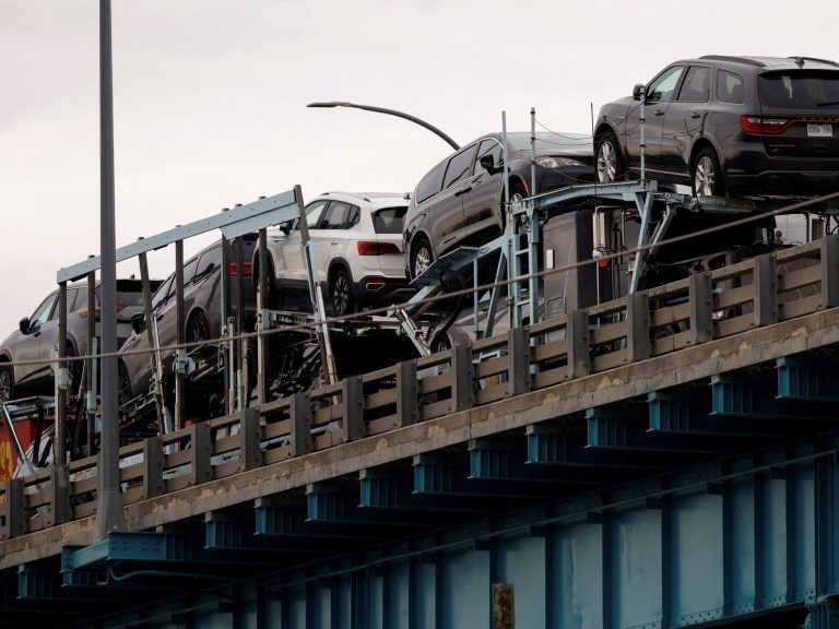 Donald Trump Applauders for a month charges for Mexico and Canada vehicles