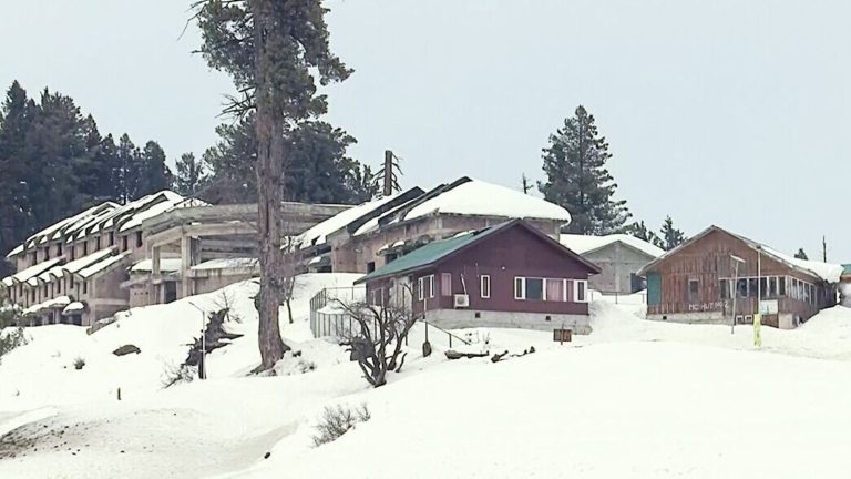 Kashmir: ‘Obscene’ style present in Gulmarg throughout Ramadan sparks large outrage, CM Omar Abdullah seeks report