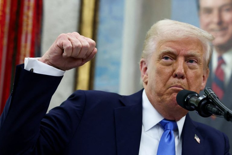 Trump calls on the consultants to be extra aggressive within the commerce warfare and is contemplating a common tariff, in accordance with report