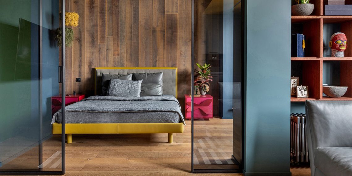 A small Minsk condo balances the colours and aesthetics daring