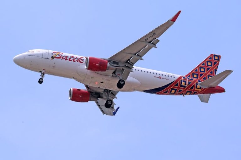 Batik Air Flight to Bangkok Fills with Smoke from Burning Energy Financial institution Earlier than Touchdown Prompting Crew’s Swift Motion to Guarantee Passenger Security