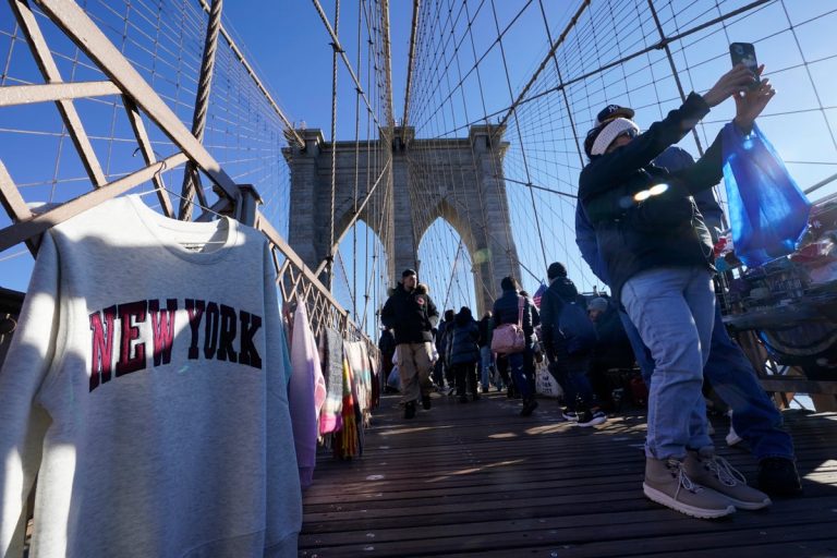 Vacationers keep away from the USA after Trump’s border again