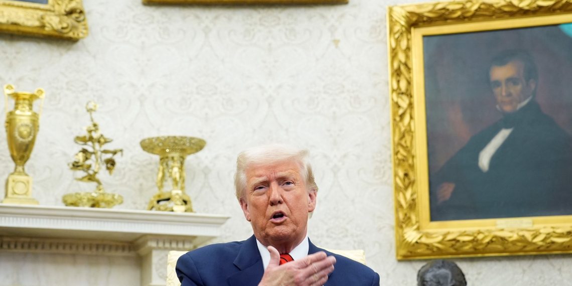 Gold, brightness and portrait of an expansionist president of the 19th century