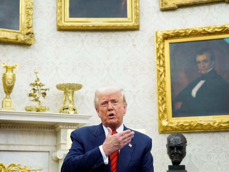 Gold, brightness and portrait of an expansionist president of the 19th century