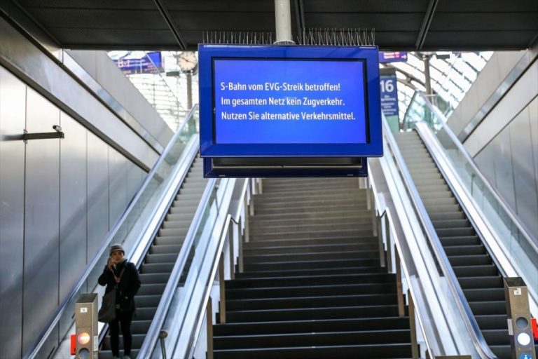 Over three,400 Flights Canceled as German Airport Strikes Escalate