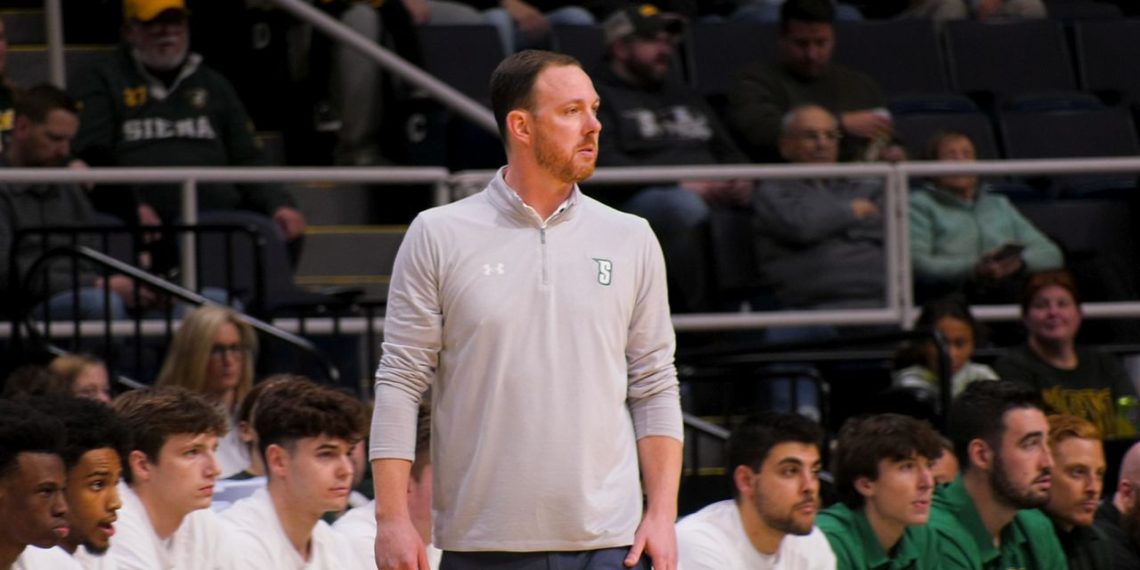 The male basketball in Siena got here out of the Mac event