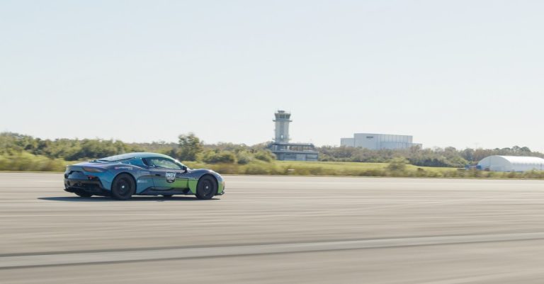 Driver with out racing races units a brand new autonomous pace document