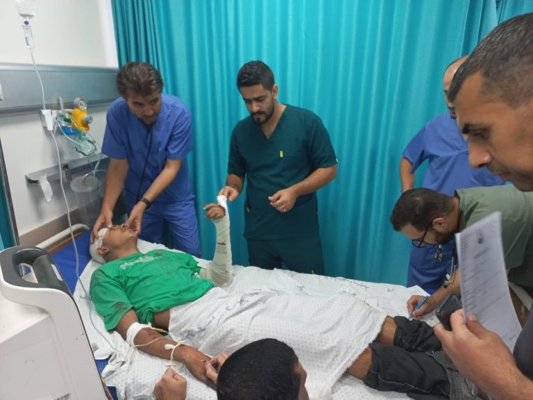 Interview with the Palestinian pediatrician working, besides life and misplaced all the things