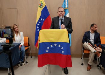 Opponent leaders suggest to denationalise the oil and fuel business of Venezuela