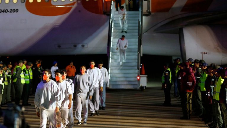 Venezuela to renew migrants