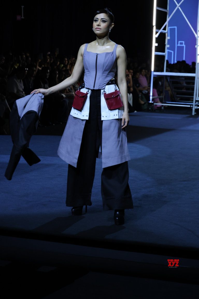 Nushrratt Bharuccha Turns Showstopper For Nif World TheRunway At Lakme Style Week X Fdci – Gallery