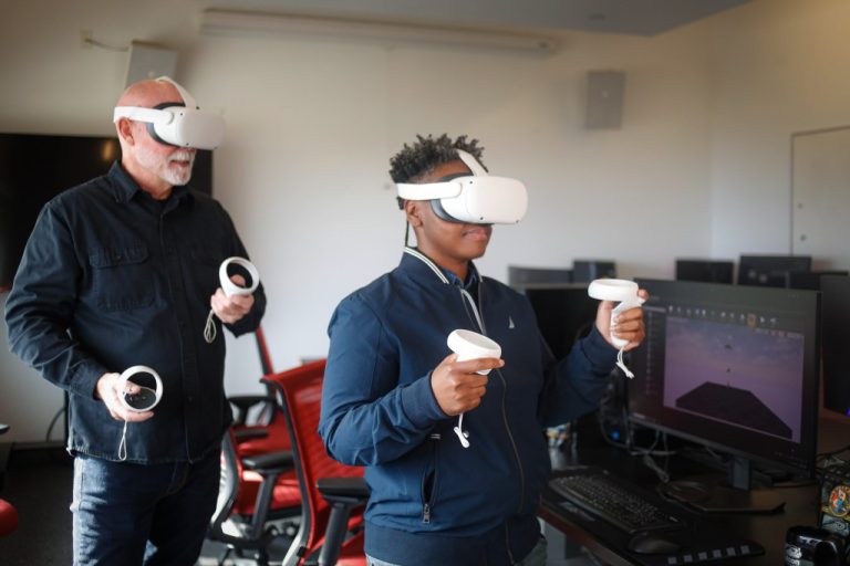 UC groups with Bay Space Tech Firm for New Lab who hopes to do you’re employed for artists